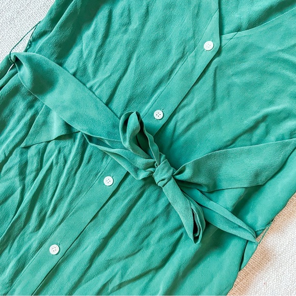 Emerald Green Short Sleeve Button Dress - Picture 5 of 6